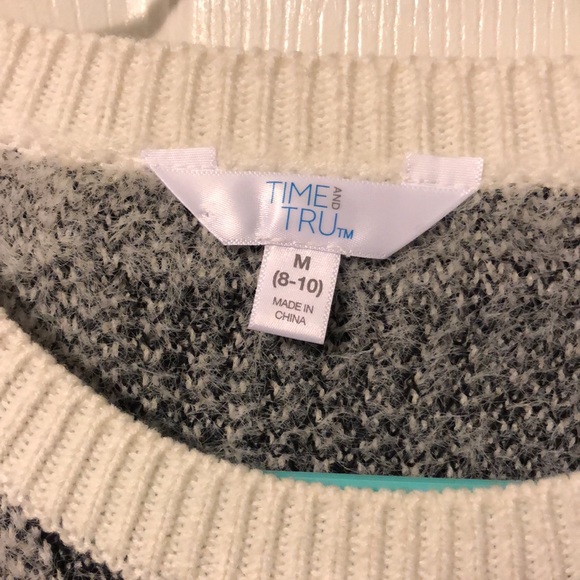 3/$15 - Time and Tru Sweater (8-10) (M) - Picture 6 of 8